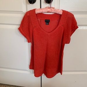 Short sleeve v neck summer sweater.